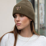 BEANIE MIT LEOHERZCHEN „NIA“