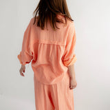 KURZE MUSSELINBLUSE „PEACH“