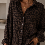 OVERSIZE LEO MUSSELINBLUSE IN SCHOKOBRAUN