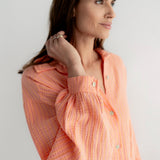 KURZE MUSSELINBLUSE „PEACH“