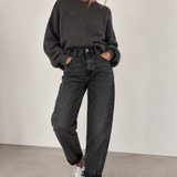 MOM JEANS „ALL BLACK“