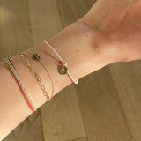 HANDGEFERTIGTES NYLONBÄNDCHEN MIT ANHÄNGER-PLAKETTE "KLEEBLATT, SMILEY, NO SMILEY"