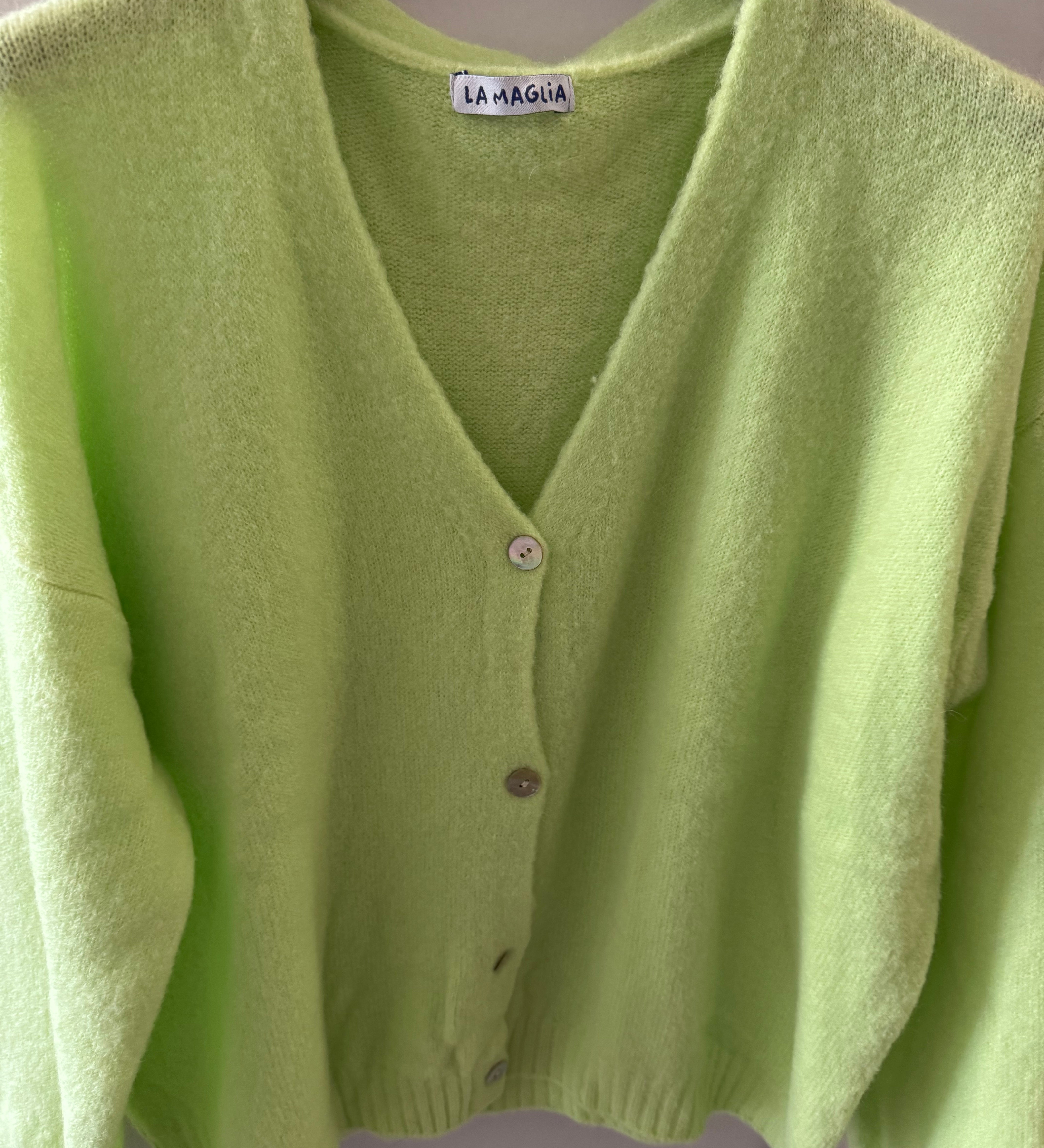 STRICKJACKE MIT V-AUSSCHNITT "AUTUMN VIBES"