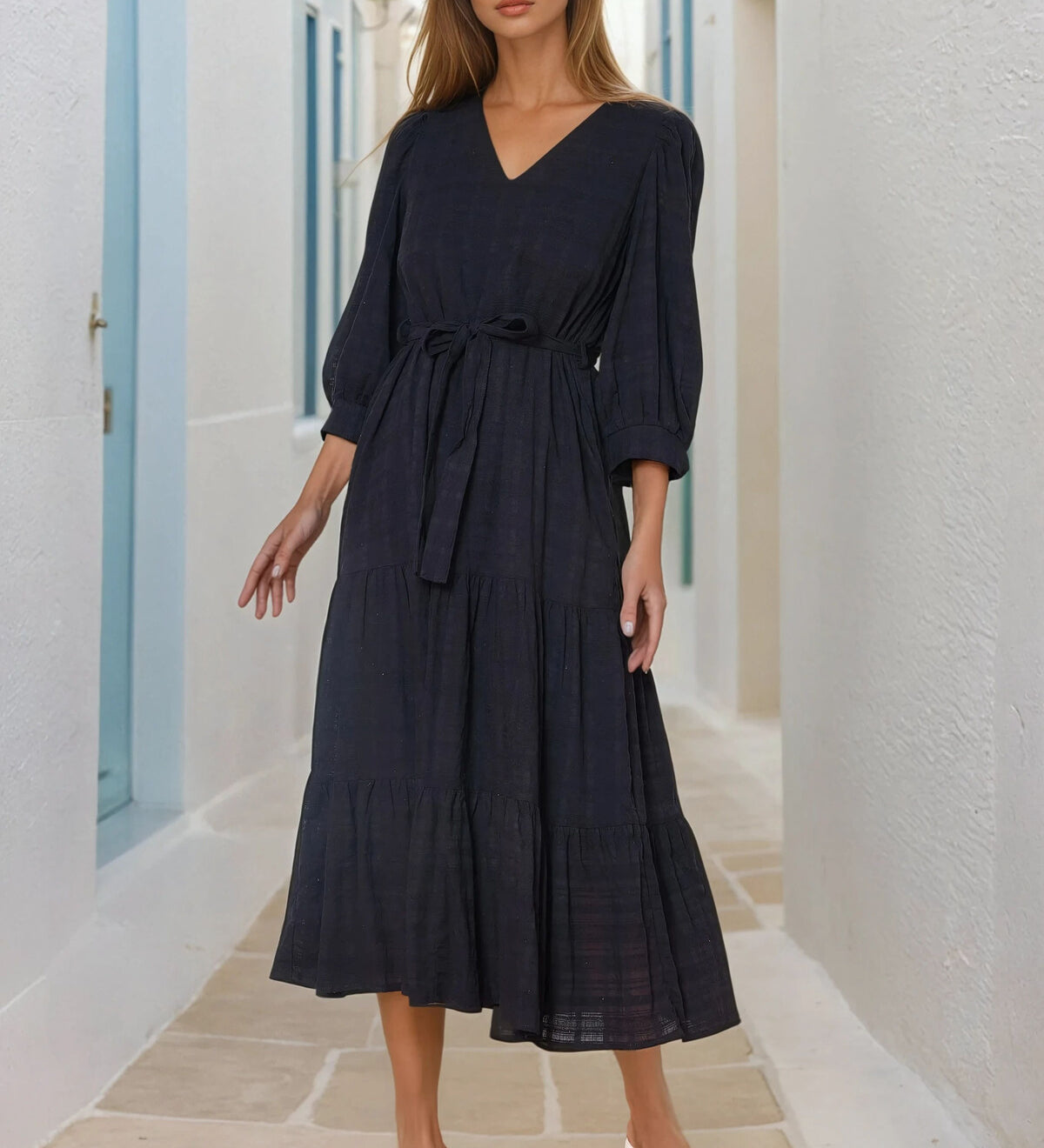 LANGES BAUMWOLLEKLEID MIT GÜRTEL UND 3/4 ÄRMEL