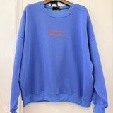 AZURBLAUES SWEATSHIRT „THE SUMMER BELONGS TO US"