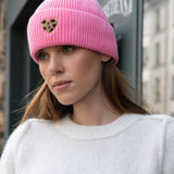 BEANIE MIT LEOHERZCHEN „NIA“