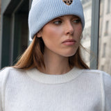 BEANIE MIT LEOHERZCHEN „NIA“