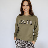 SWEATSHIRT MIT LEO-AUFSCHRIFT „AMOUR"