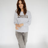 SWEATSHIRT MIT LEO-AUFSCHRIFT „AMOUR"