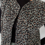 MUSSELIN-WESTE MIT LEOPRINT IN KHAKI