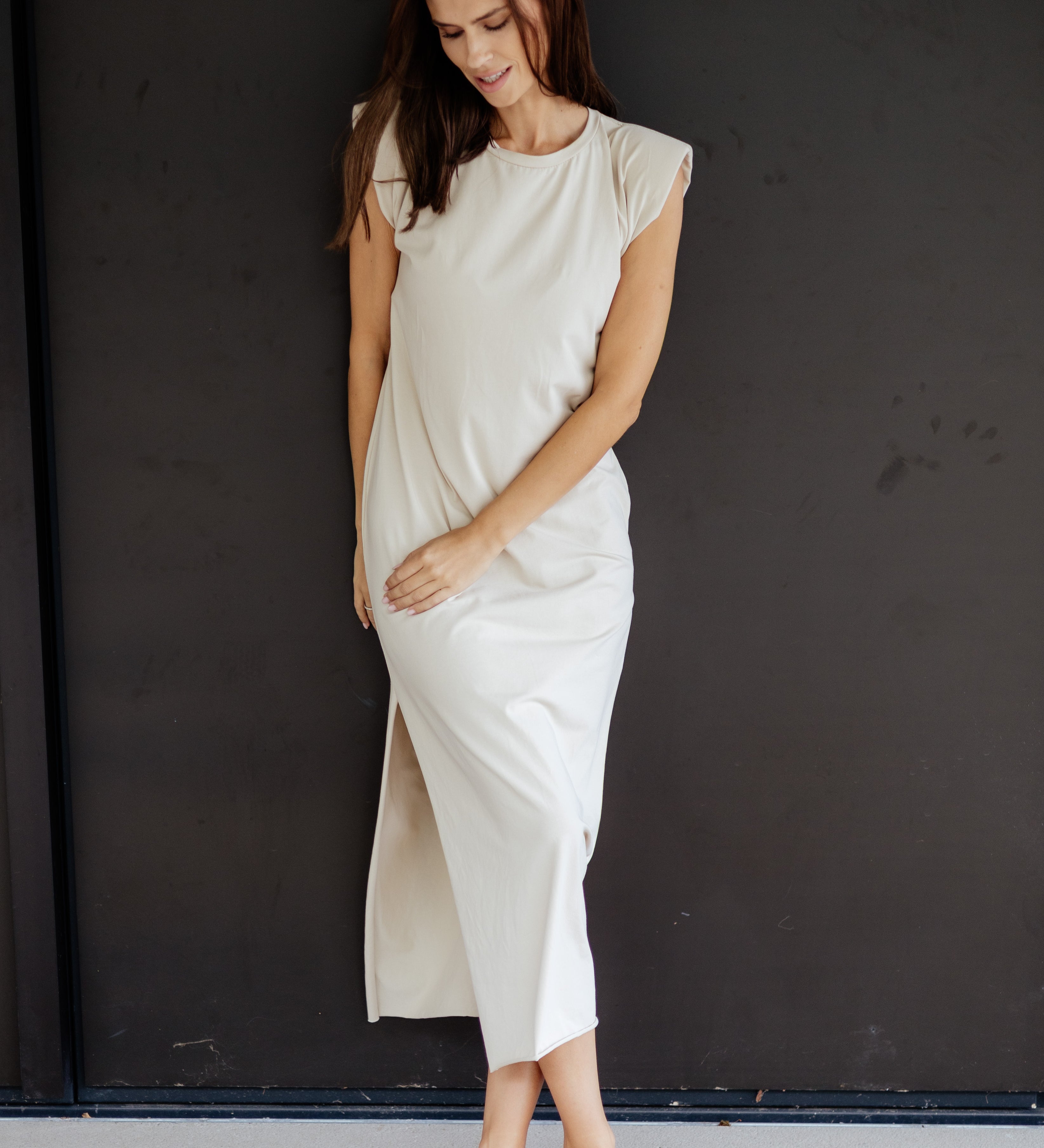 ÄRMELLOSES MAXI SHIRTKLEID