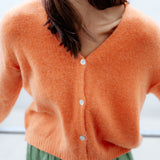 STRICKJACKE MIT V-AUSSCHNITT "AUTUMN VIBES"