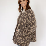 OVERSIZE LEOJACKE IN TAUPE