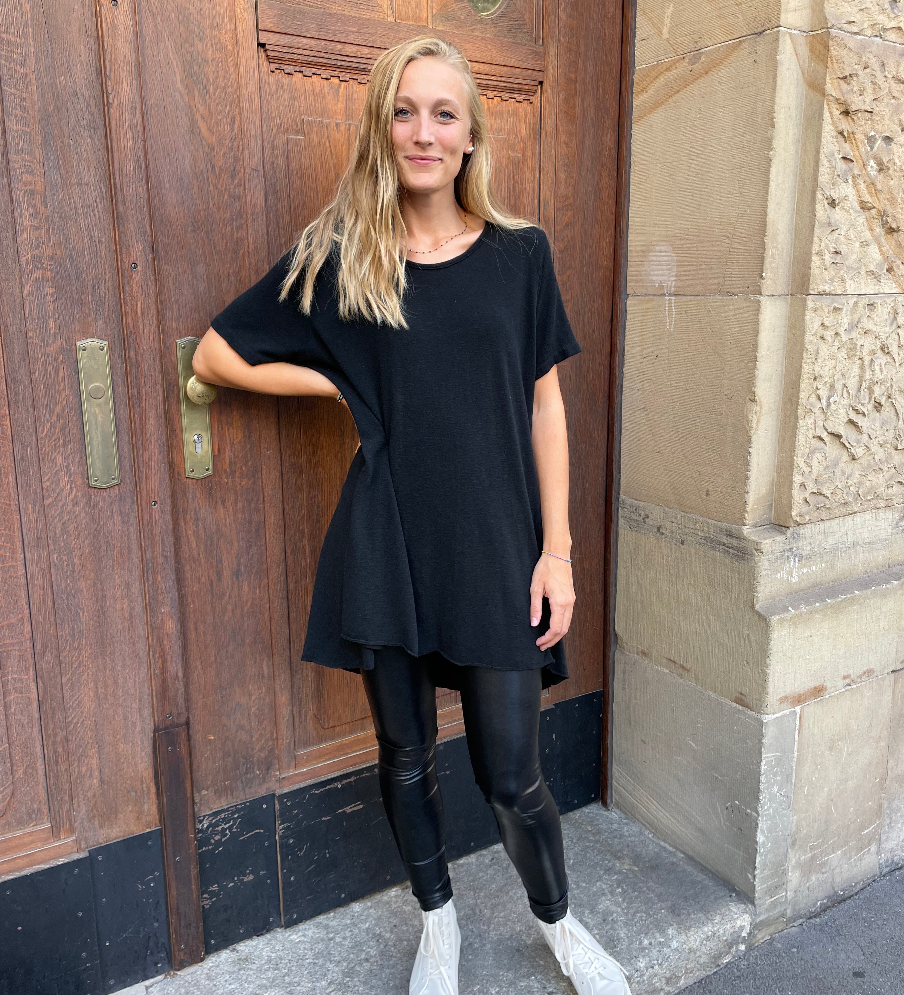 LÄSSIGES UNTERZIEHSHIRT